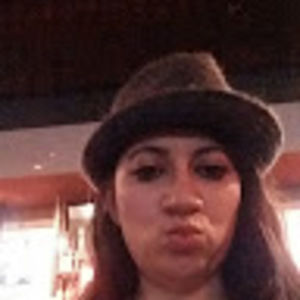 Meet your Posher, Derya